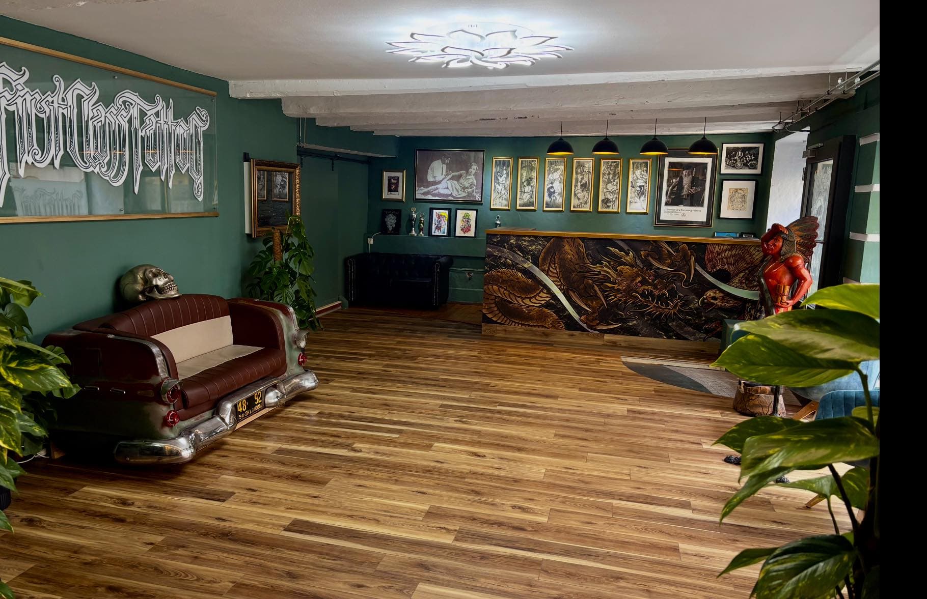 Tattoo Studio Header Bild